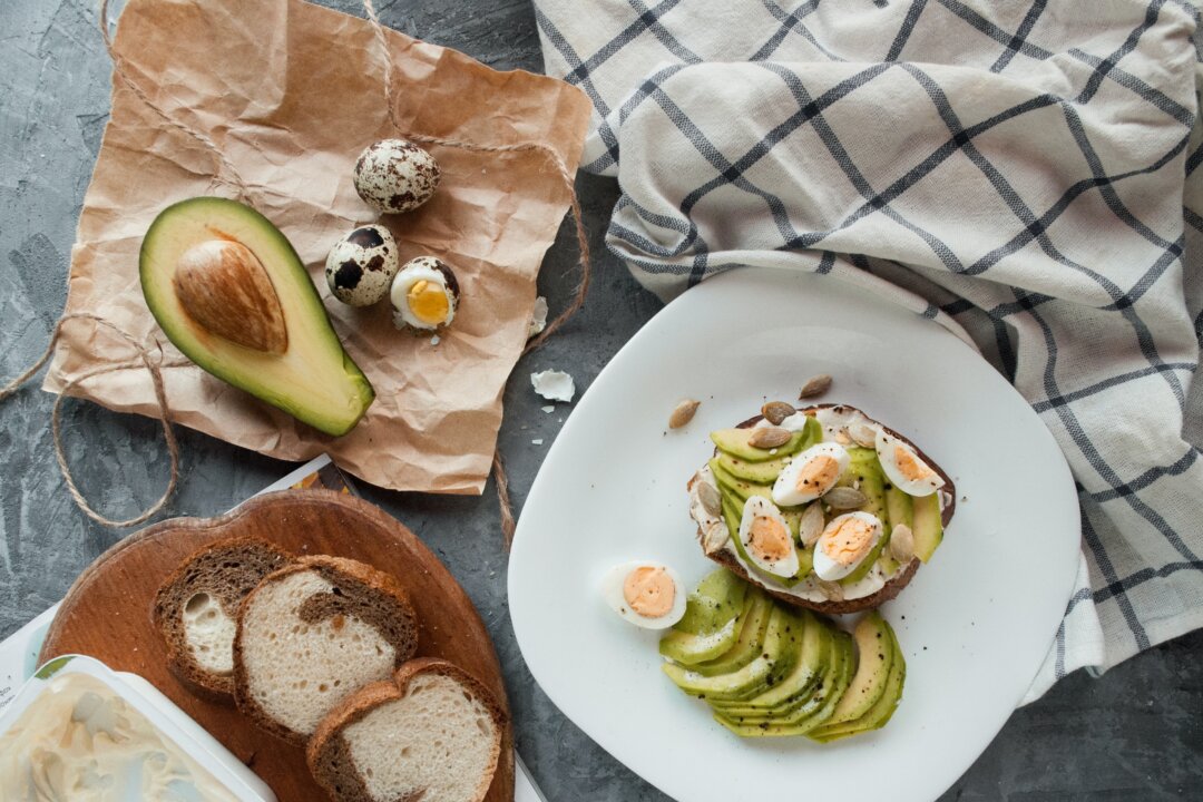 No-cook meals are fast to put together, but that doesn't mean they can't be full of nutrition and flavor. (Kate Hliznitsova/Unsplash)