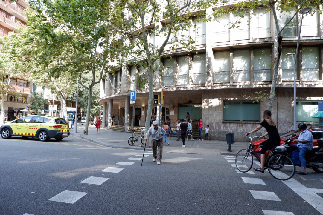 When a senior’s walking speed quickly declines, it can create mobility problems that make even crossing the street daunting. (Aquila Digital Assets/Shutterstock)