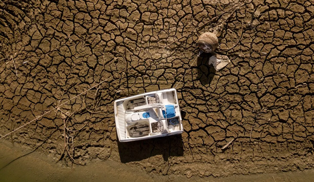 A marooned boat sits along a dry portion of the Lake Oroville lake bed in Oroville, California, on Sept. 5, 2021. (Josh Edelson/AFP via Getty Images)