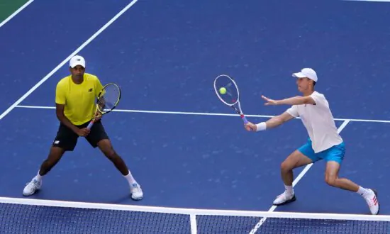Salisbury, Krawczyk Win Mixed Doubles Title