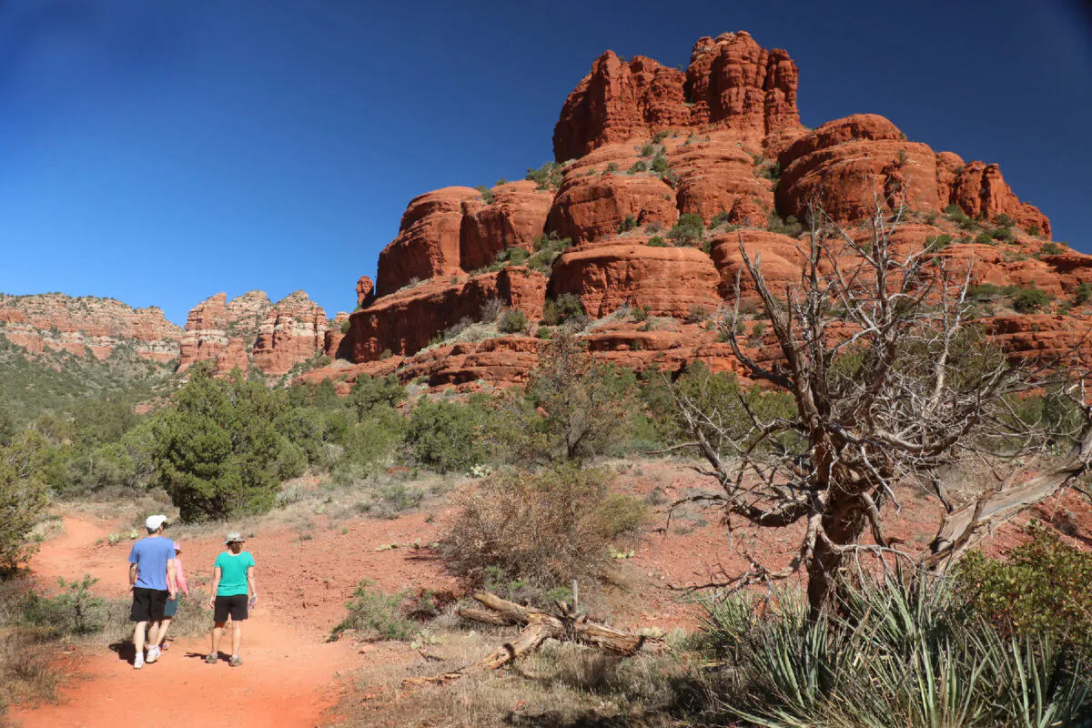 The hike around Bell Rock and its energy vortex in Sedona, Arizona, is a must. (Doug Hansen)	
