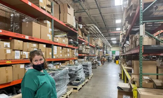 From Zippers to Glass, Shortages of Basic Goods Hobble US Economy
