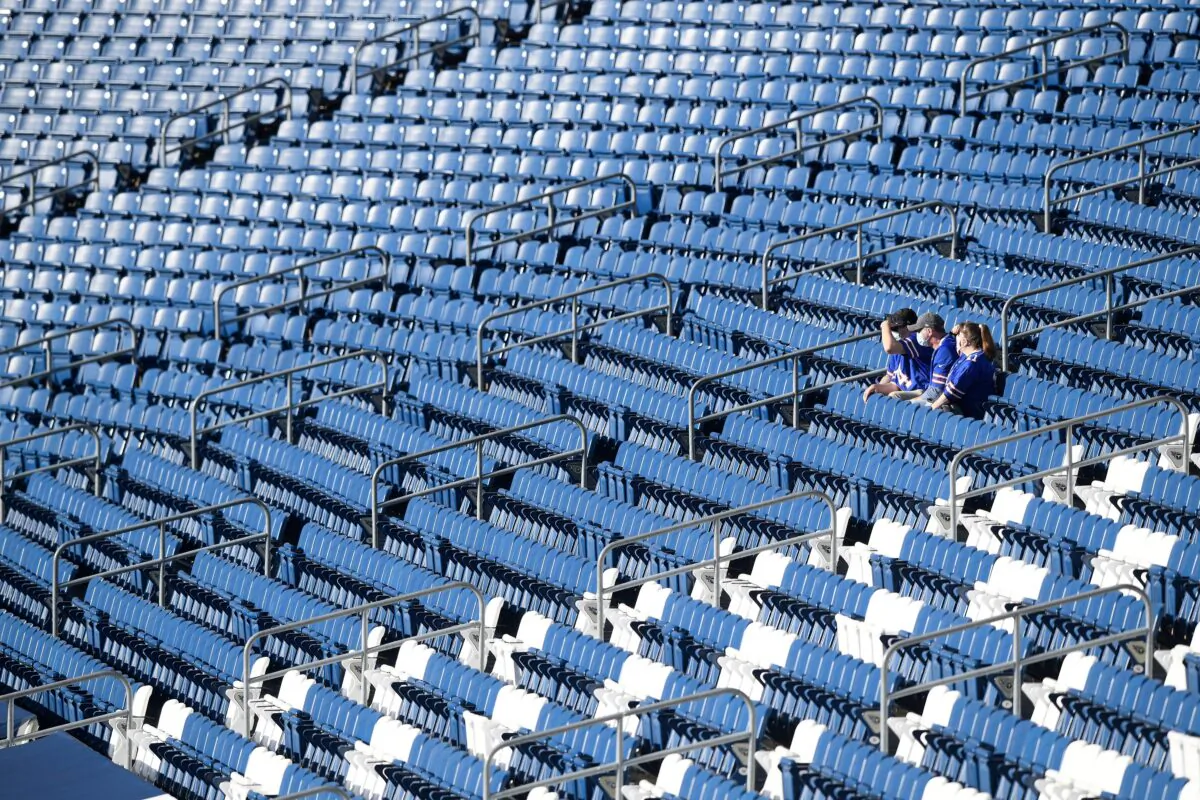 Fans begin to arrive before the Tennessee Titans vs Buffalo Bills game dat Nissan Stadium in Nashville, Tenn., on Tuesday, Oct. 13, 2020. (Andrew Nelles-USA TODAY NETWORK)