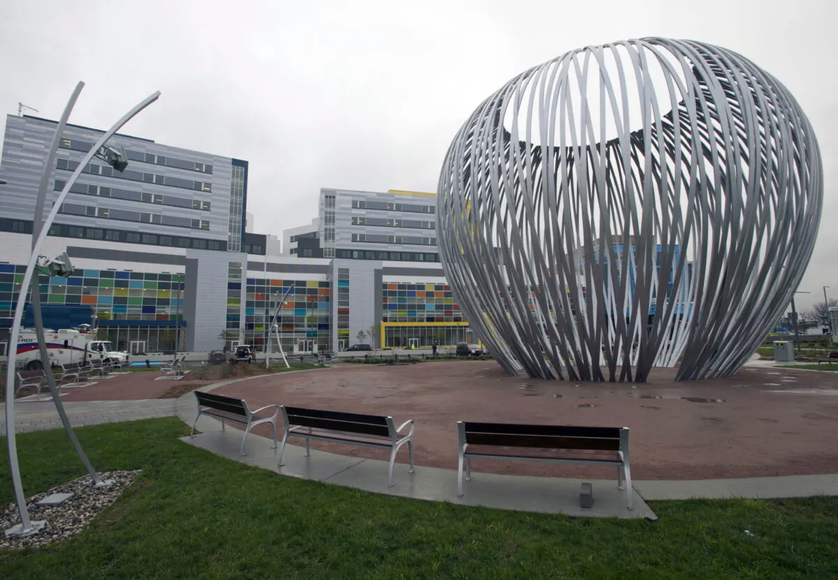 The new McGill University Health Centre super-hospital main entrance is seen on Nov. 7, 2014 in Montreal. (The Canadian Press/Ryan Remiorz)