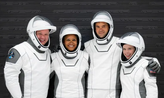 Astronaut on SpaceX’s Inspiration4 Mission Took a Meteorite to Space and Back, in a First