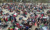 Texas Governor Says White House Reversed Course in Border Crossing Closures