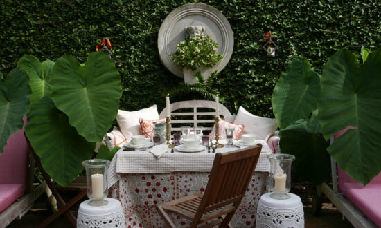 Easy Entertaining: A Dinner in the Garden for Summer’s Last Hurrah