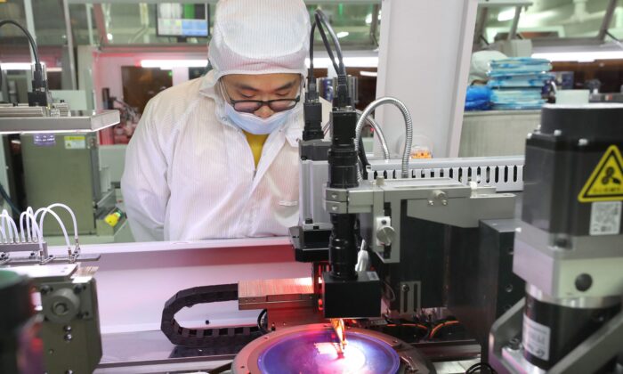 China’s Biggest Chipmaker Unable to Acquire Advanced Chipmaking Equipment and Technology