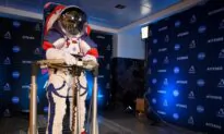 NASA Awards SpaceX, Blue Origin, and 3 Other Companies $146 Million in Contracts to Go to the Moon