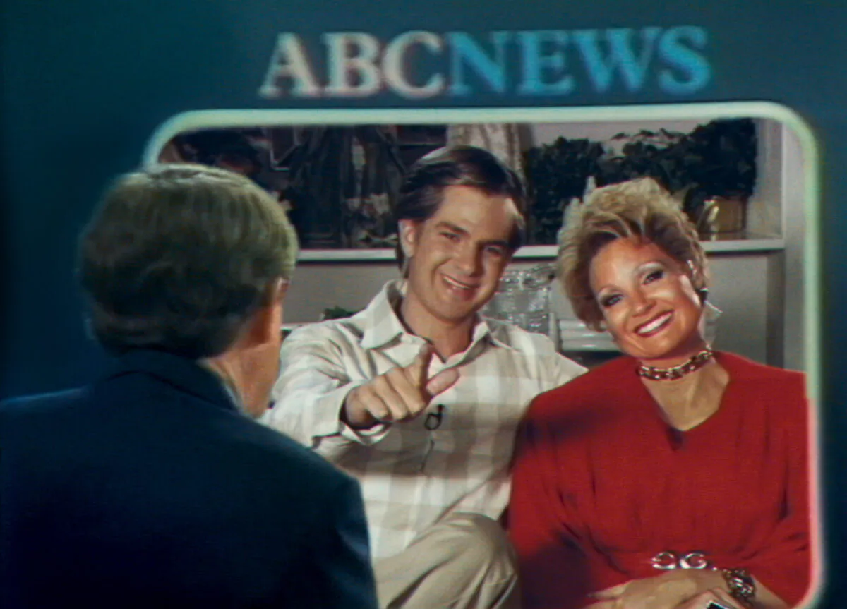 Andrew Garfield as Jim Bakker and Jessica Chastain as Tammy Faye Bakker in “The Eyes of Tammy Faye.”  (Searchlight Pictures. Twentieth Century Studios)