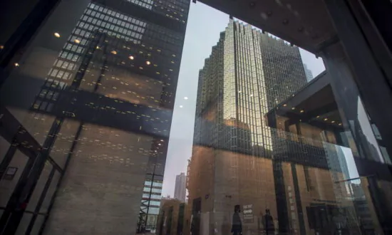Canada’s Lag in Business Investment Foreshadows Lower Worker Incomes: Report