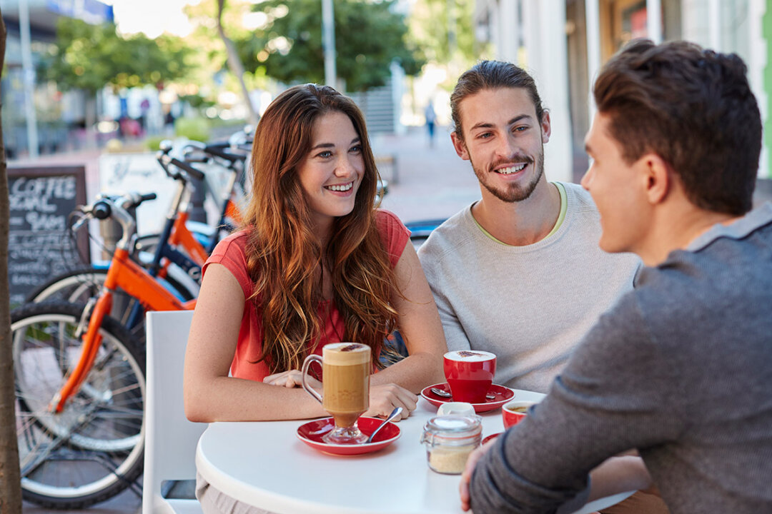 Sharing stories with others invites them to open up about their own life. (Science Photo Library/Science Photo Library/GettyImages)
