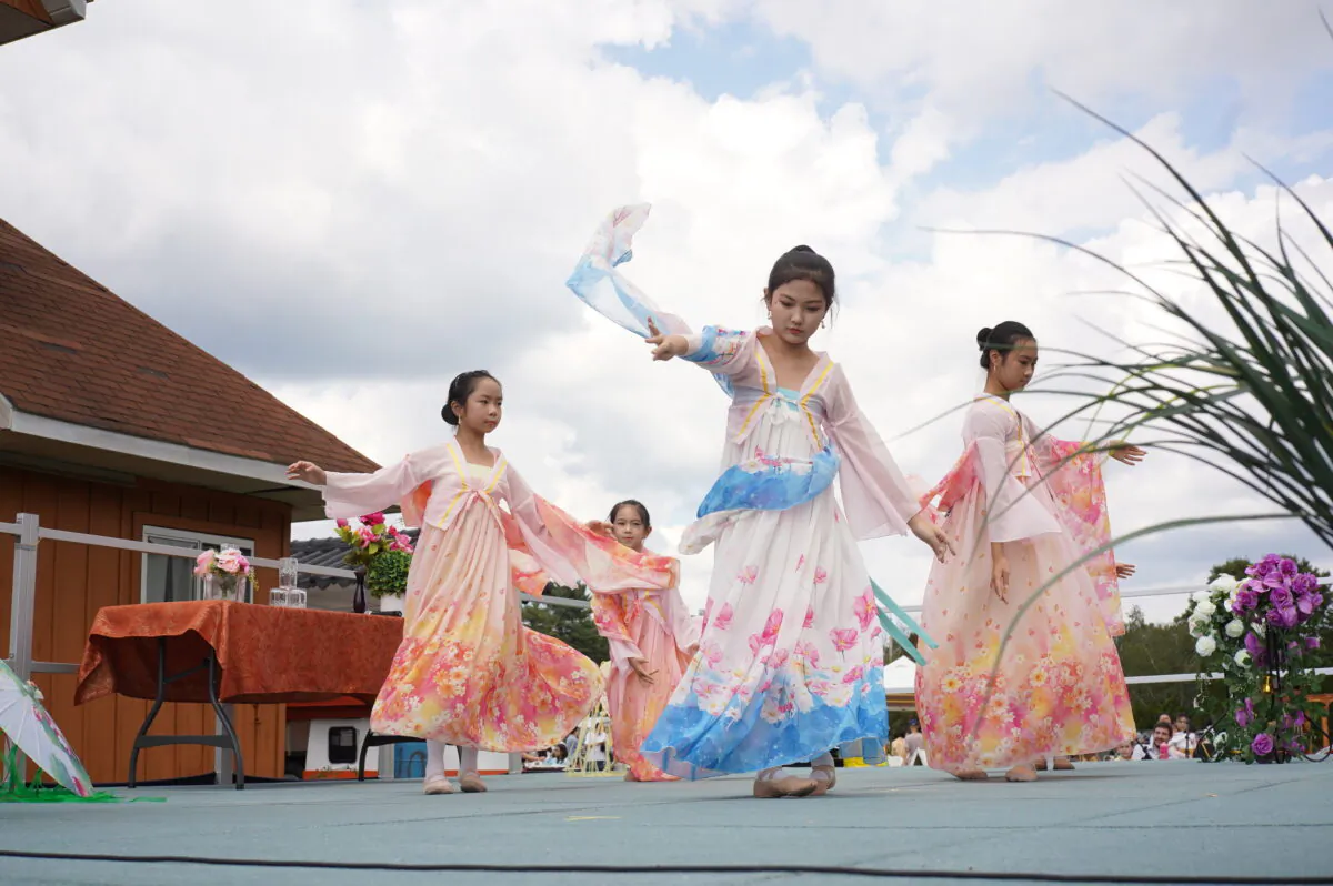 Dancers perform during Mid-Autumn festival in New Century Film, at Port Jervis, New York, on Sep 18, 2021. (Enrico Trigoso/The Epoch Times) 
