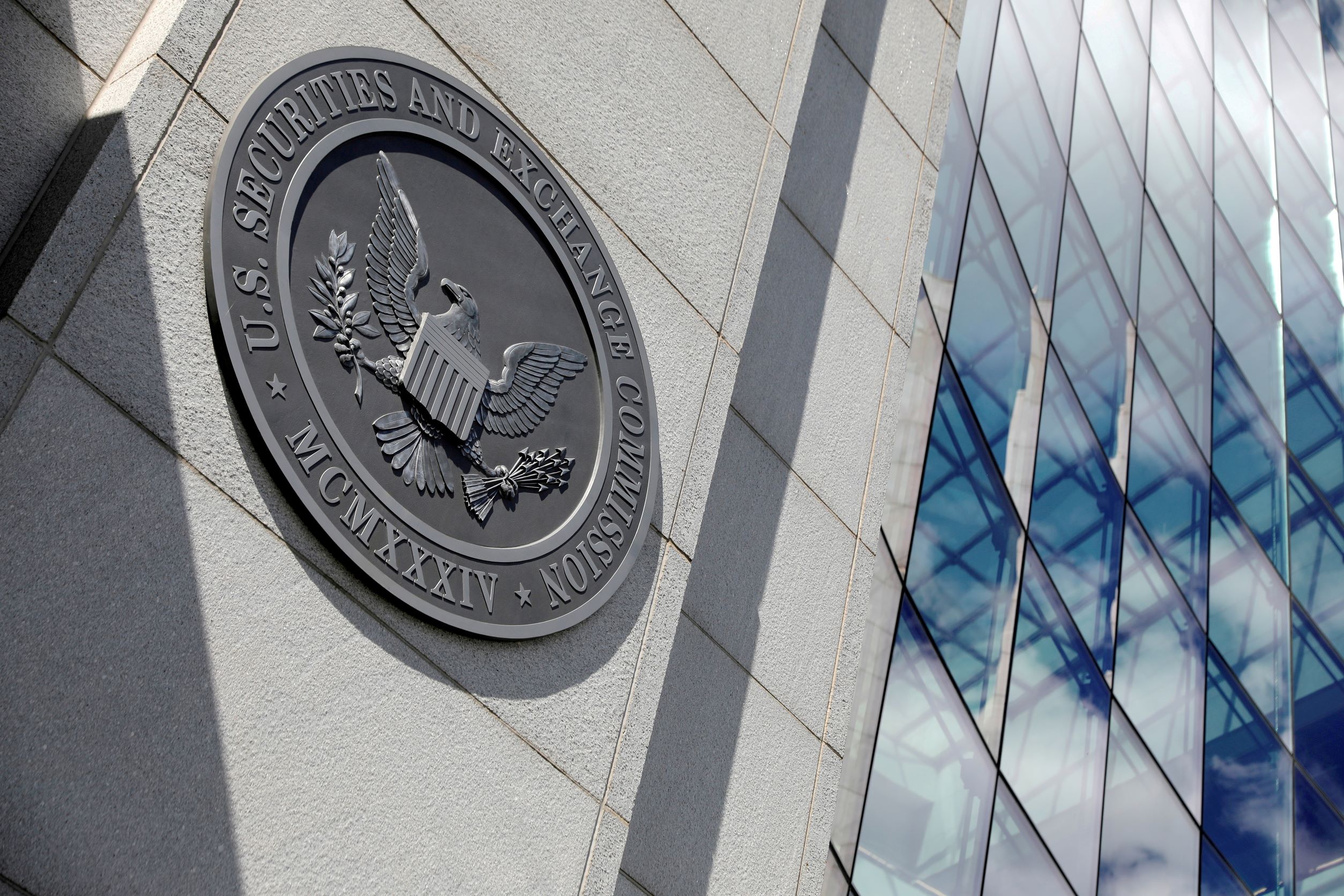 US Authorities Charge 8 Social Media Influencers in Securities Fraud Scheme - Vimarsana News