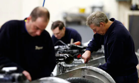 UK Factories Struggle to Meet Demand Amid Supply Chain Crisis: Survey