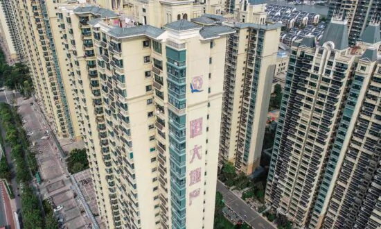 ‘Boxed’ China Needs ‘Helicopter Money’ to Restore Confidence: Expert