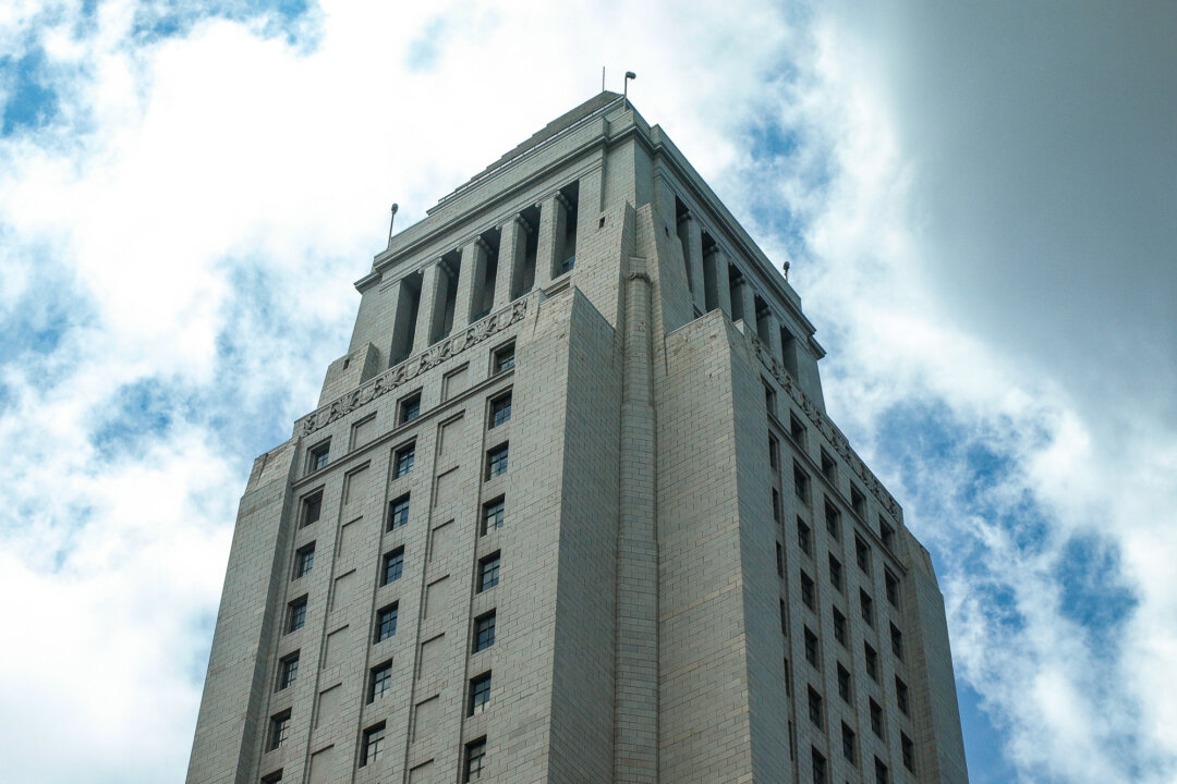 Los Angeles Bans Protests Within 300 Feet of Private Homes