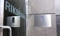Swedish Riksbank Holds Course, No Rush to Exit Pandemic Policies