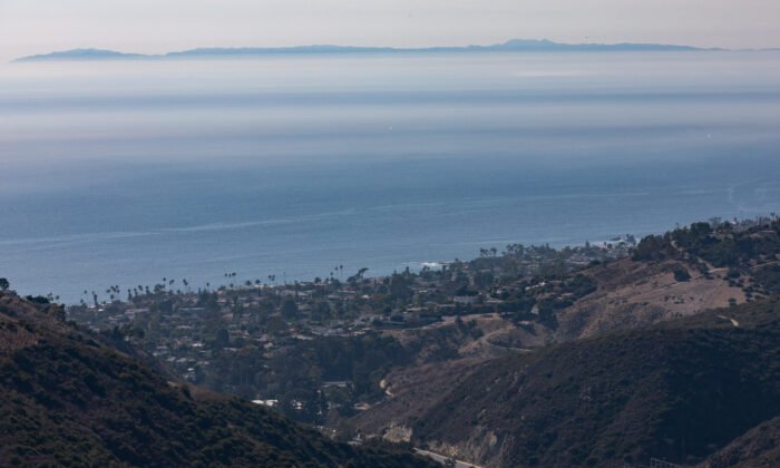 Catalina Island, seen from Laguna Beach, Calif., on Oct. 5, 2020. (John Fredricks/  Pezou)