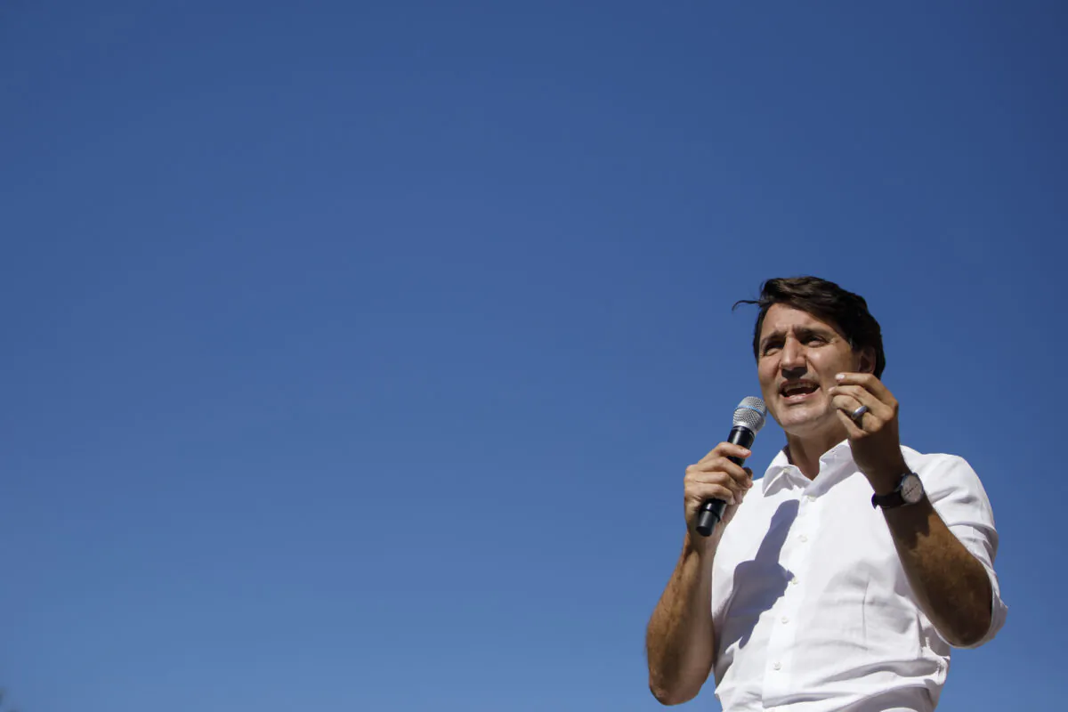 Canadian Prime Minister Justin Trudeau speaks to supporters during a campaign stop in Niagara Falls, Ont., on Sept. 19, 2021. (Cole Burston/Getty Images)