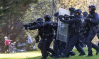 Melbourne Police Fire Large Projectiles, Pepper Balls at Protesters on 3rd Day of Demonstrations