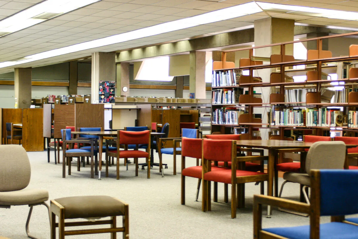 The Saddleback College Library in Mission Viejo, Calif., on July 13, 2011. (John Fredricks/The Epoch Times)