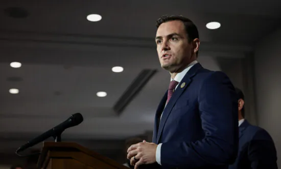 Bipartisan Legislation Would Ban Lawmakers From Making Fundraising Calls When Congress Is in Session
