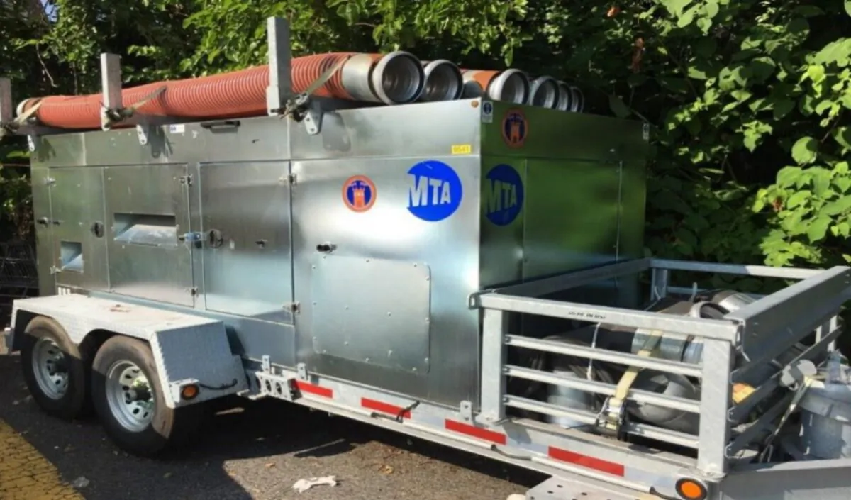A trailer-mounted diesel pump. (Office of the MTA Inspector General)