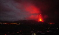 Lava, Smoke, and Ash Cover La Palma as Volcano Threatens Banana Crop