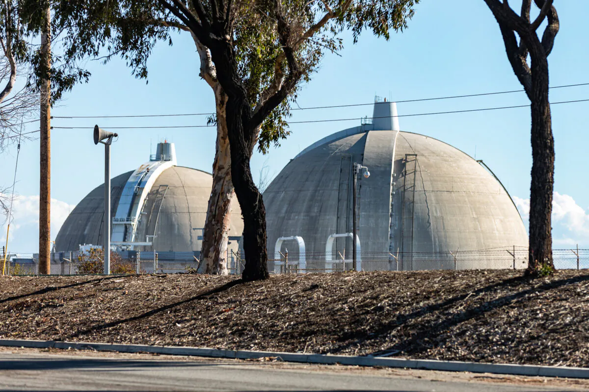 The Edison power plant in San Clemente, Calif., on Dec. 29, 2020. (John Fredricks/The EPoch Times)