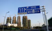 China’s Xi Walks Political Tightrope as Evergrande, Property Market Totters