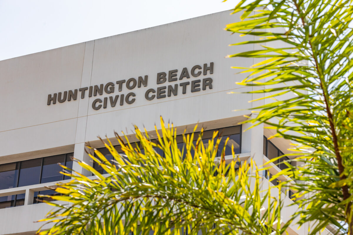 NextImg:Huntington Beach Seeks to Dismiss State Lawsuit