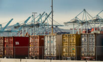 Long Beach Port to Charge Trucks Fee for Air Quality