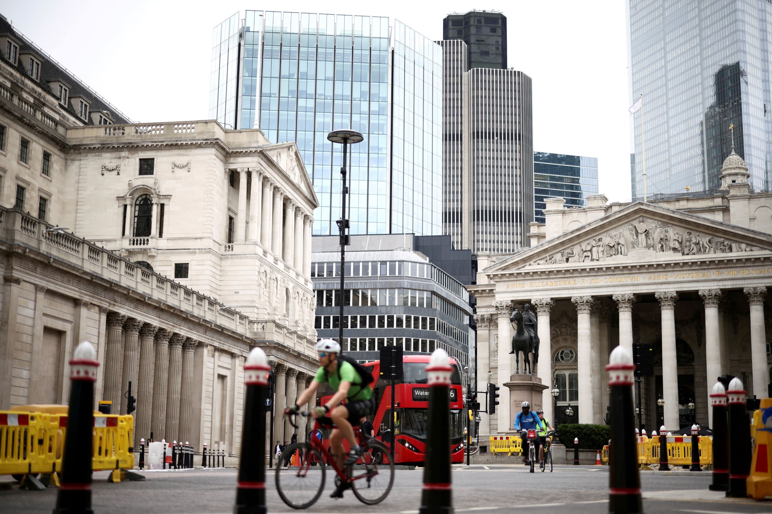 UK Economy Grew Slightly to Avoid Recession in 2022, Revised Official Data Shows - Vimarsana News