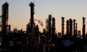 Japan Factory Output Seen Down Again in August on Supply Chain Disruption: Poll