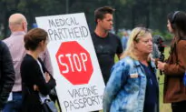Dutch Marchers Protest New COVID-19 Pass to Enter Bars, Restaurants