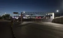 US Reopens Border Crossing in Texas After Clearing Immigrant Camp