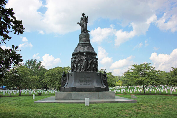 Confederate_Monument_-_S_face_-_Arlington_National_Cemetery_-_2011