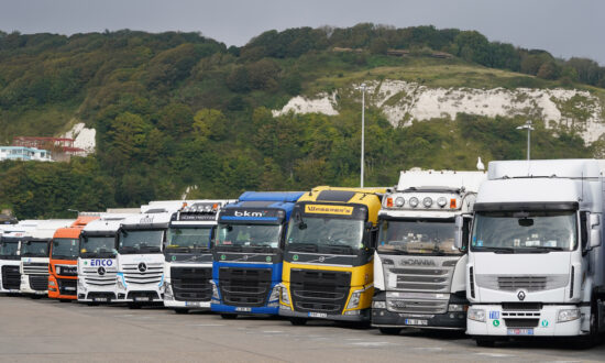 UK to Remove Restrictions on Foreign HGV Drivers for 6 Months Amid Christmas Panic