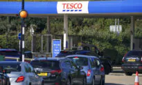 Britain Deploys Hundreds of Army Personnel to Deliver Fuel After Panic-Buying Prompts Shortages