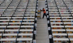 Amazon UK to Hire 20,000 Temporary Workers for Christmas Season