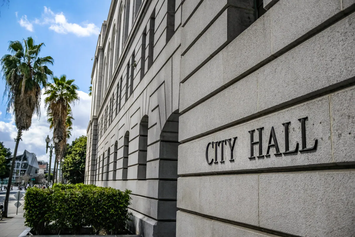 Los Angeles City Hall on March 3, 2018. (John Fredricks/The Epoch Times)