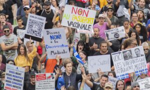 Quebec, Alberta Laws Banning Some COVID Protests Raise Concerns