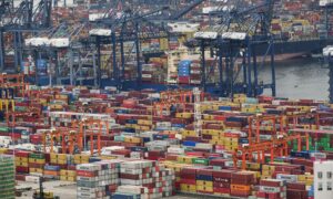 China to US Freight Cost Soared Tenfold Due to Container Shortage