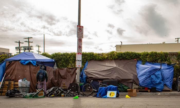 Los Angeles Homeless Shelter to Temporarily Close | The Epoch Times