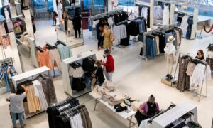 H&M’s Sept Sales Hit by Supply Delays After Profit Tops Pre-Pandemic Level