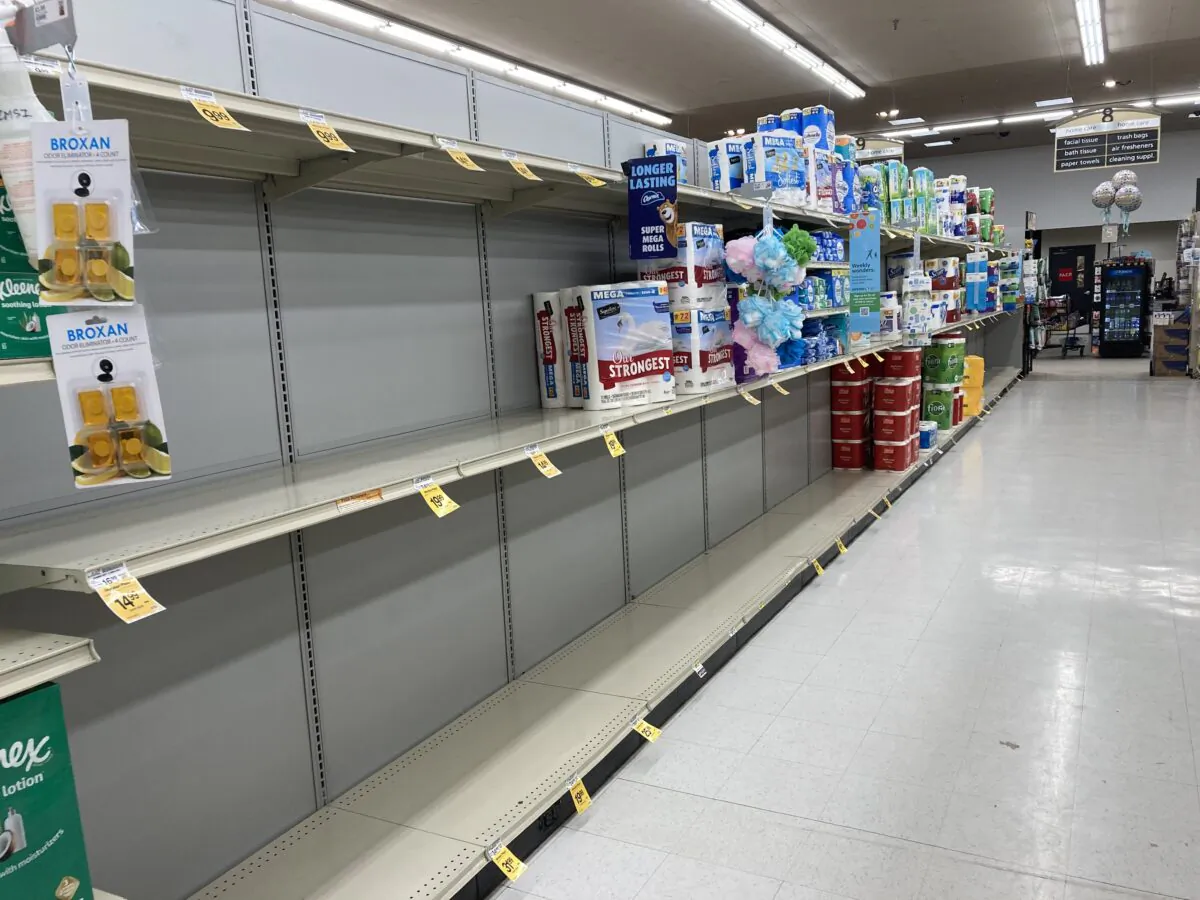 Empty shelves greet a customer at a Safeway grocery store in Williams, Arizona, on Sept. 26, 2021. (Allan Stein/Epoch Times) 