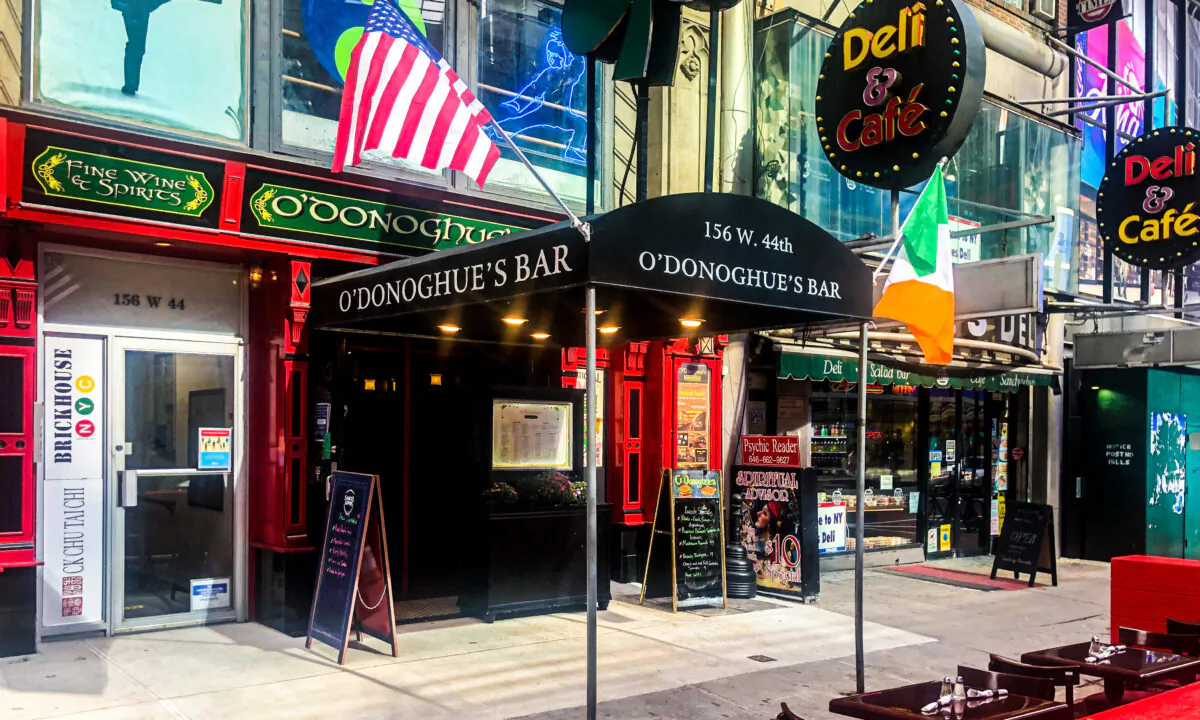 O'Donoghue's Pub and Restaurant in Times Square, N.Y., on Sept. 30, 2021. (Enrico Trigoso/The Epoch Times)