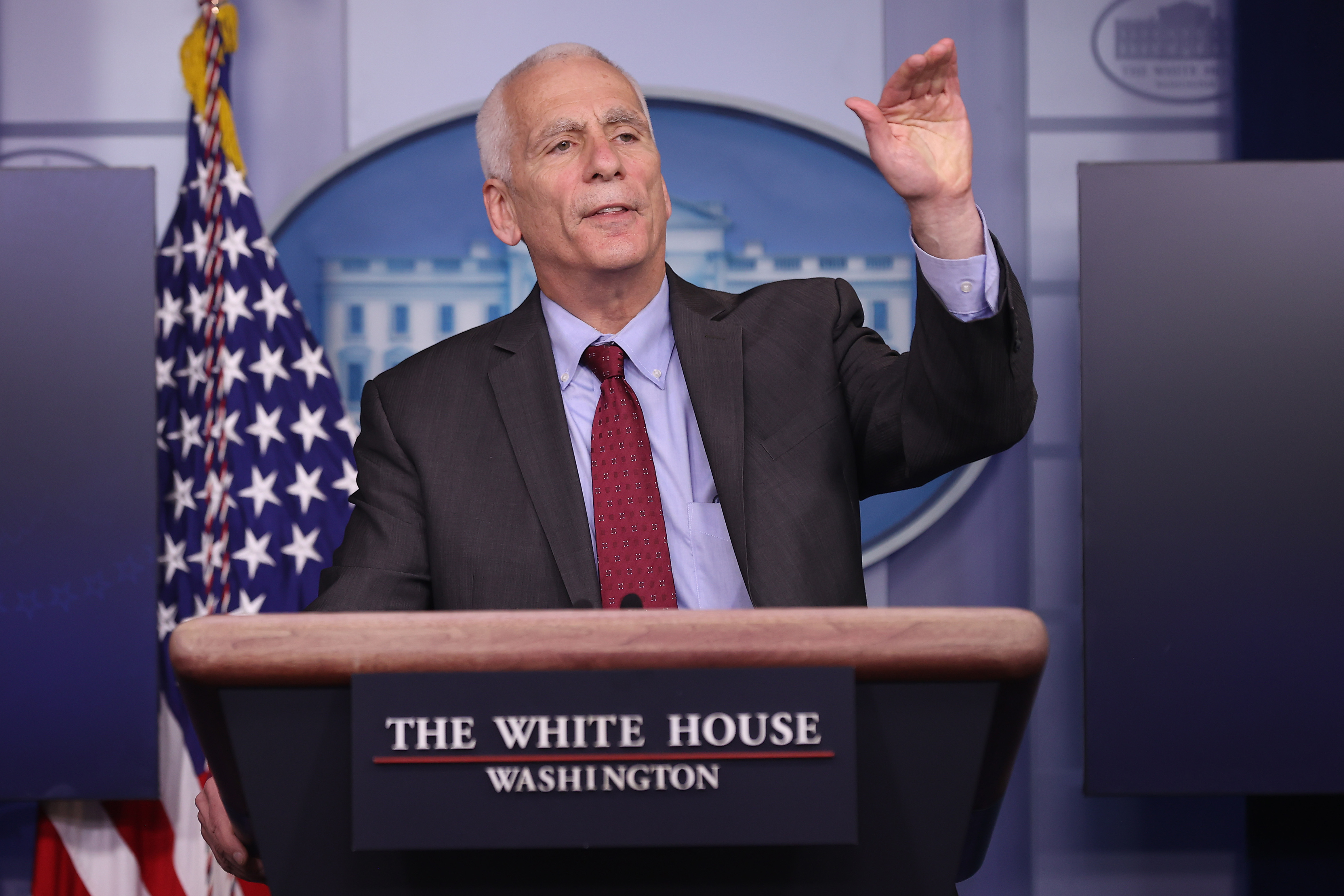 Americans Who Think We're in a Recession Are Actually Just Confused: White House Adviser - Vimarsana News