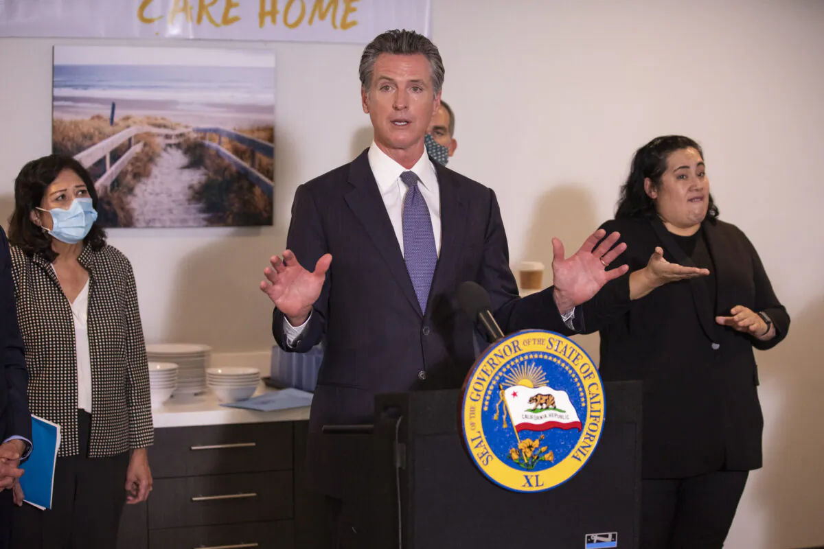 California Governor Gavin Newsom discusses the state's plan for homelessness initiatives in Los Angeles on Sept. 29, 2021. (John Fredricks/The Epoch Times)